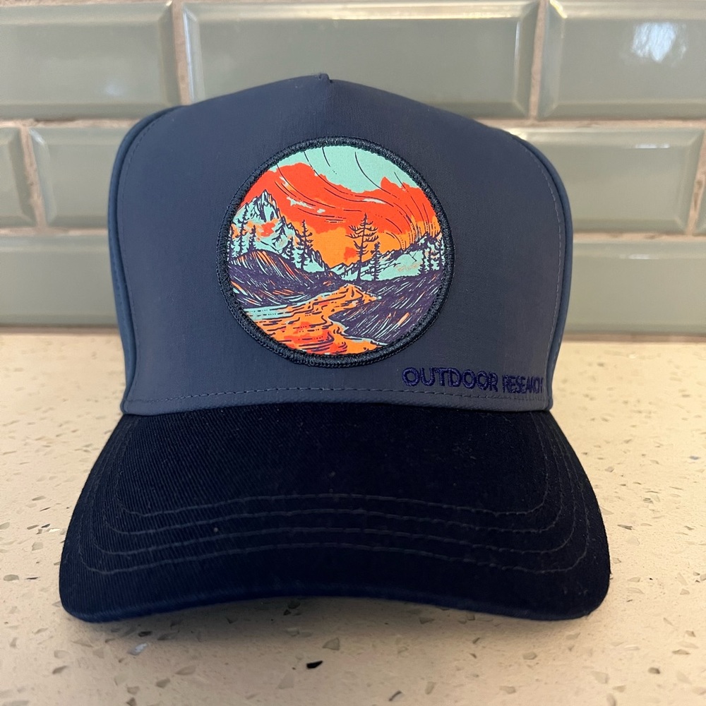 NWT Outdoor Research Alpenglow Winter Cap- Blue/Dusk